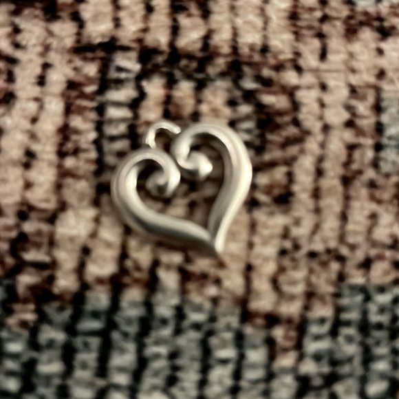 Retired scroll heart pendant by James Avery - Picture 2 of 7